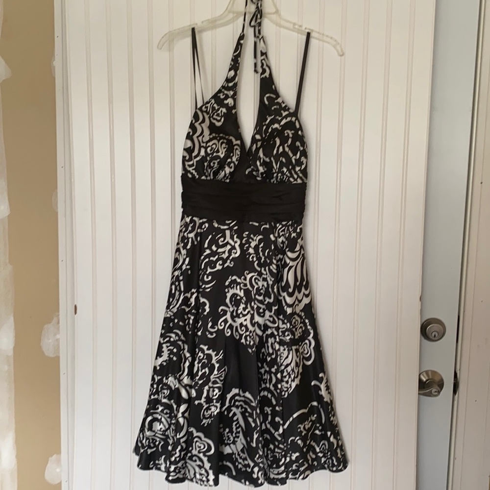 Black/white;knee length dress